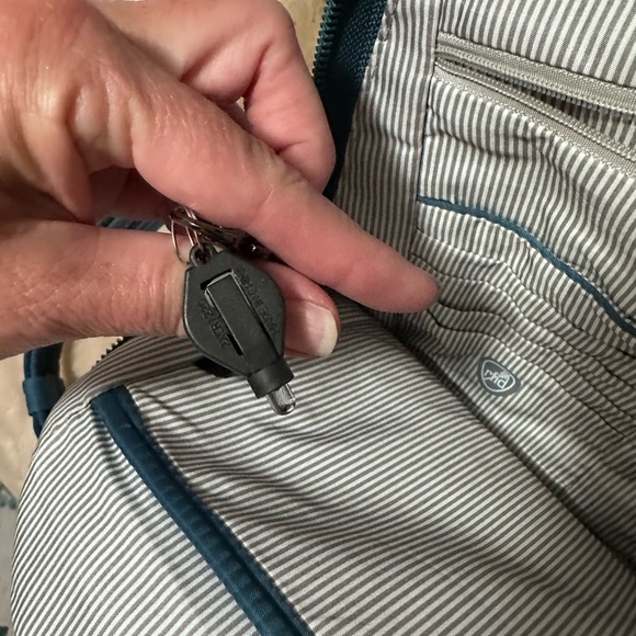 Travelon Anti-theft Stylish Blue Backpack for Women Travel - Picture 5 of 6